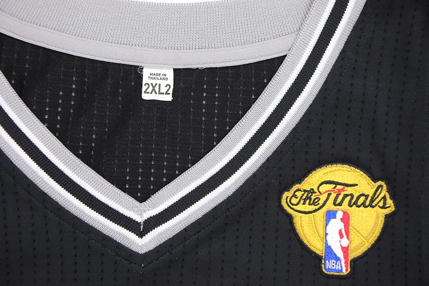 Lot Detail - 2016-17 KAWHI LEONARD SIGNED SAN ANTONIO SPURS GAME WORN JERSEY  PHOTO-MATCHED TO 5 GAMES & 119 TOTAL POINTS! (RESOLUTION LOA)