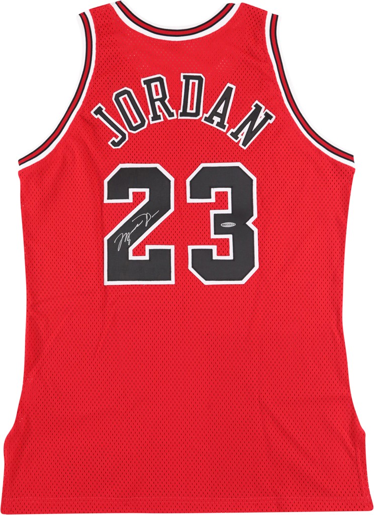 - 1996-97 Michael Jordan Chicago Bulls Signed Jersey (UDA)