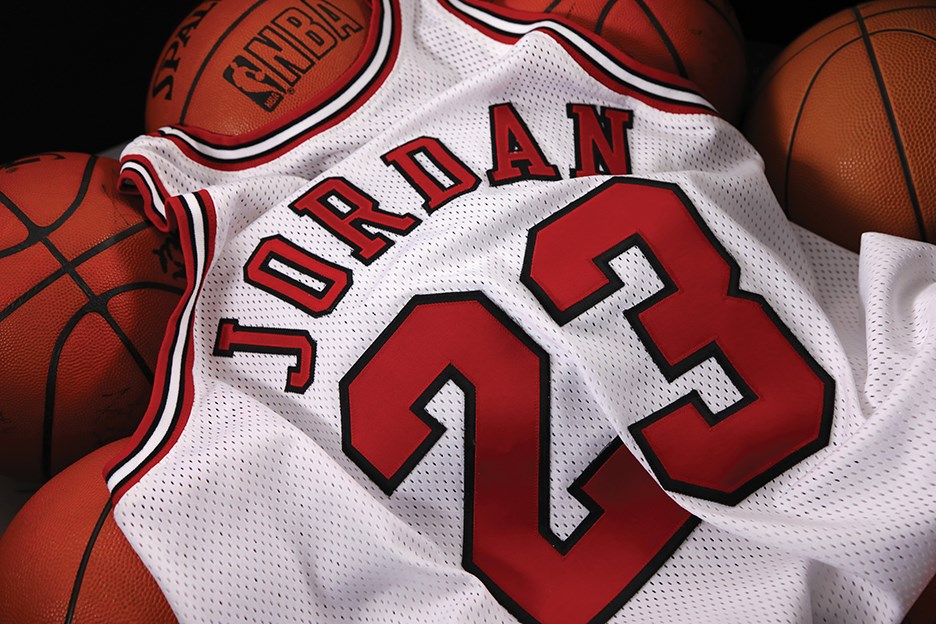 - 98 Michael Jordan Chicago Bulls Game Worn "Last Dance Buzzer Beater" Jersey (MeiGray Photo-Matched & Bulls Letter)
