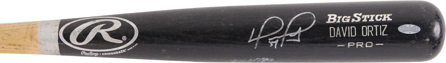 - 2007 David Ortiz Boston Red Sox World Championship Season Signed Game Used Bat (PSA GU 8.5)