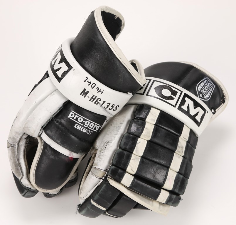 - Ken Hodge Boston Bruins Game Worn Gloves