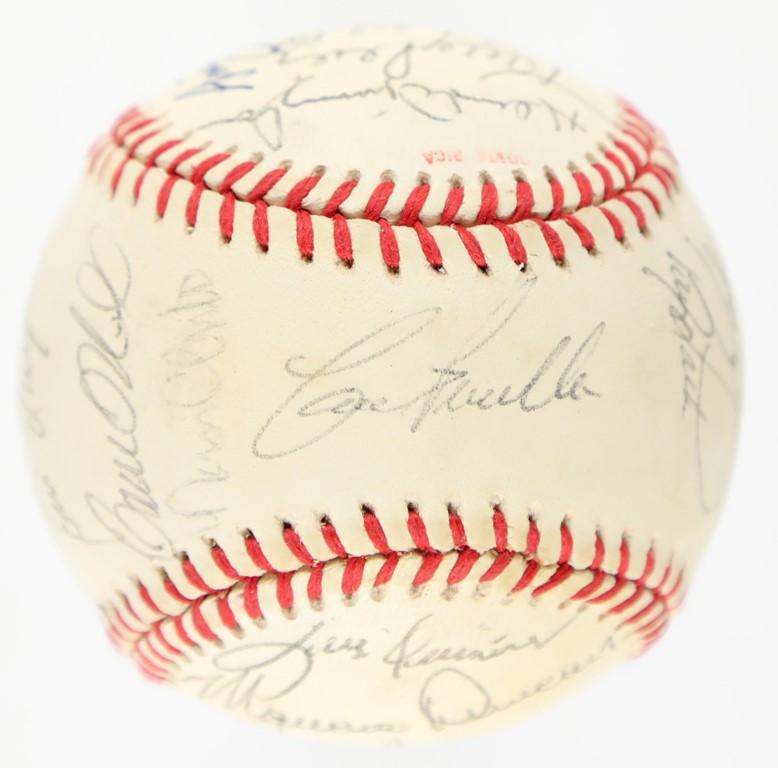 Baseball Autographs - 1990 World Champion Cincinnati Reds Team-Signed Baseball